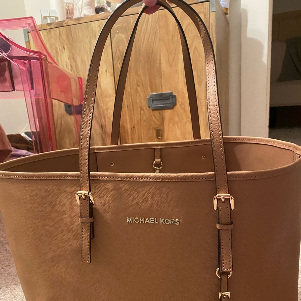 Medium sized Micheal Kors Tote Bag.